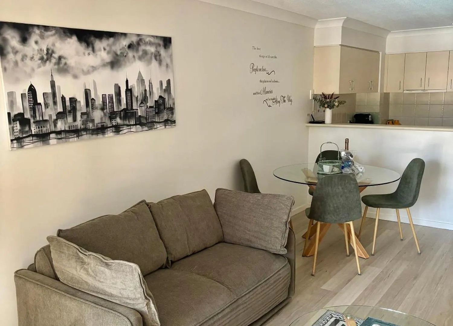 דירה גולד קוסט Charming Broadbeach Unit - Soothing Pool Views