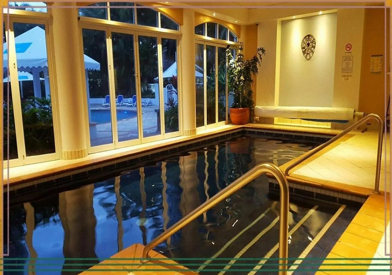 Charming Broadbeach Unit - Soothing Pool Views Gold Coast Appartamento