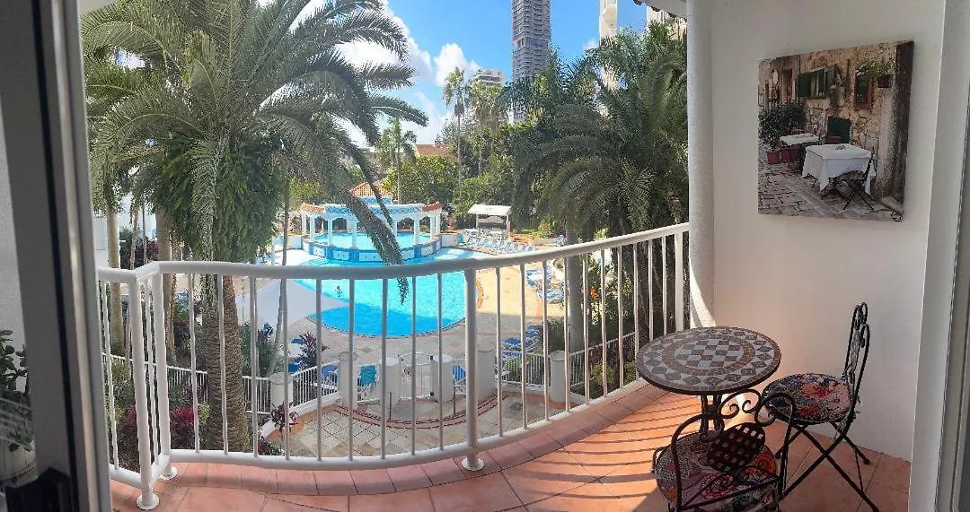Charming Broadbeach Unit - Soothing Pool Views Gold Coast Appartamento